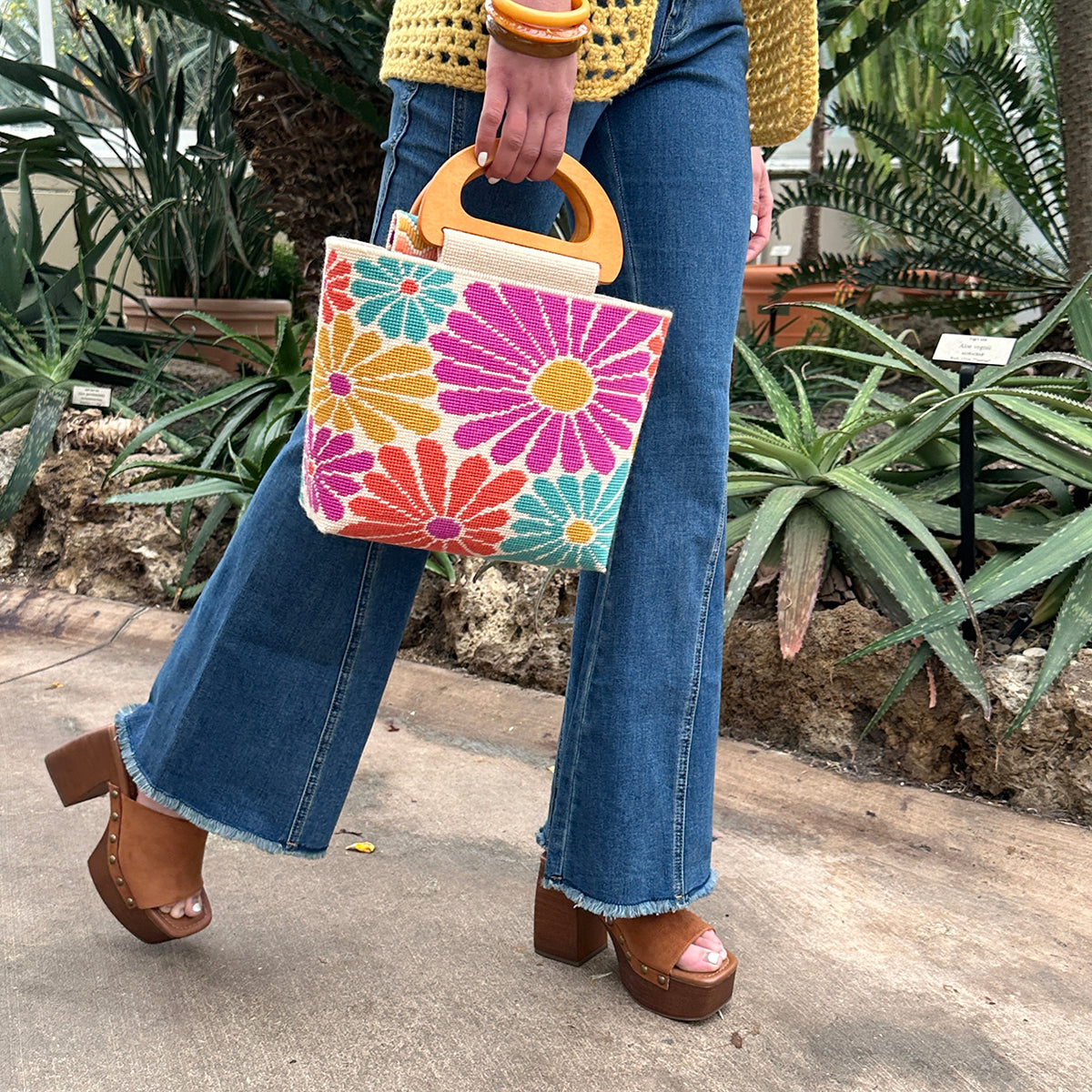 Dreamweaver Tote: Daisy – Hello Bargello