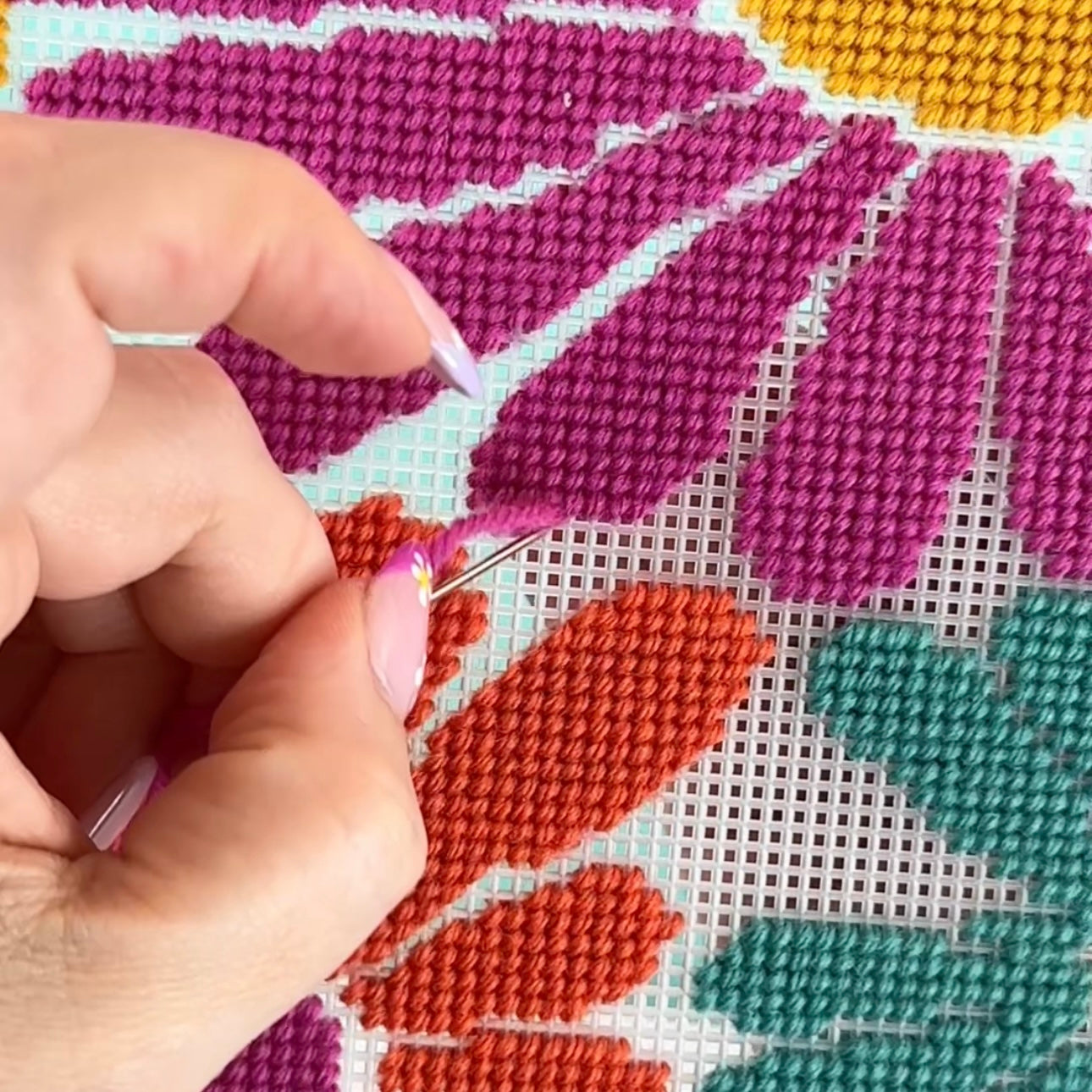 Online Course: Make a Dreamweaver Tote – Hello Bargello