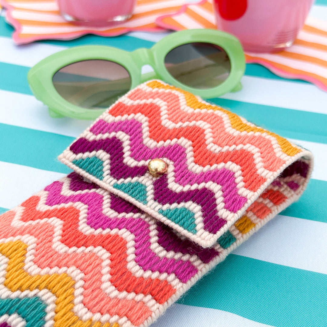 Sunny Waves Flap-Top Case