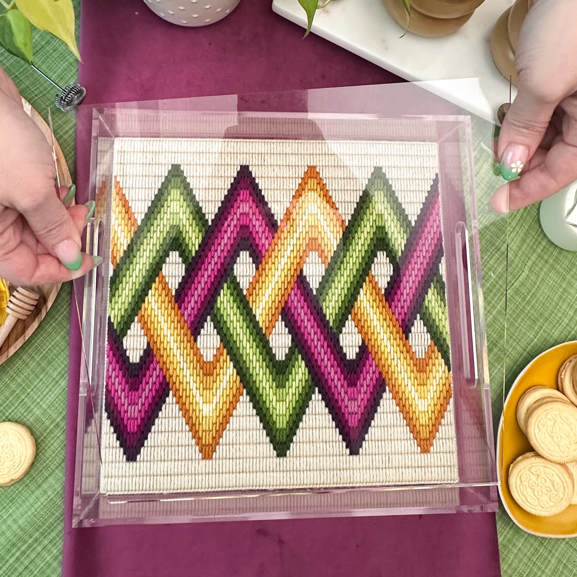 Interlock Bargello Acrylic Tray – Hello Bargello
