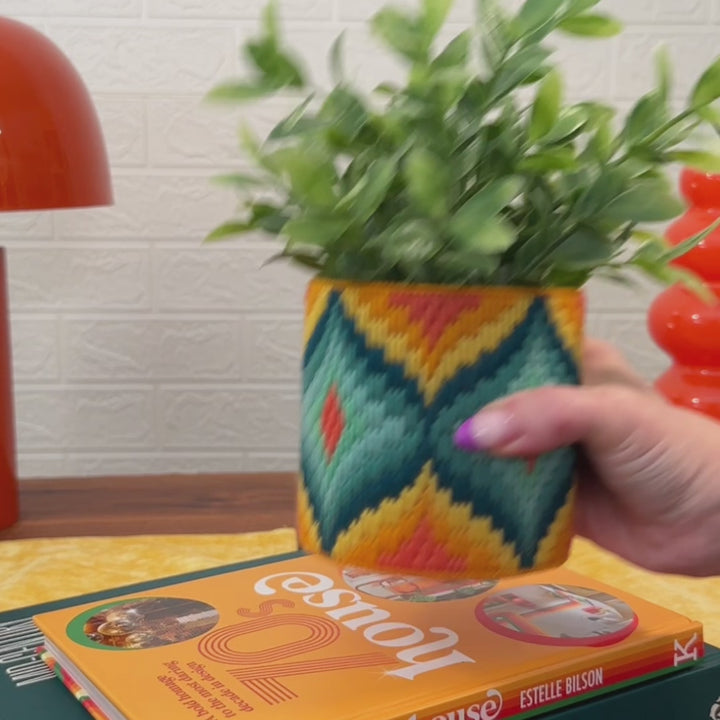 Stevie Vase Cozy